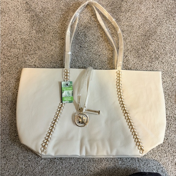 NWT Badgley Mischka decorative chain tote - Picture 2 of 3